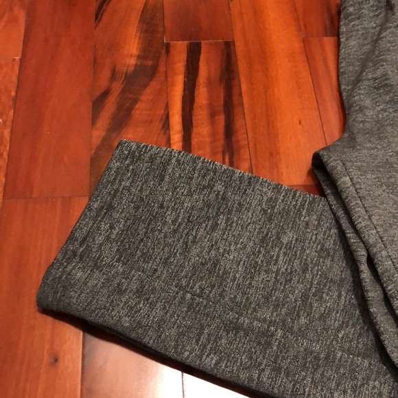 Adidas boys jogger size 10/12 gray/black - Picture 3 of 6